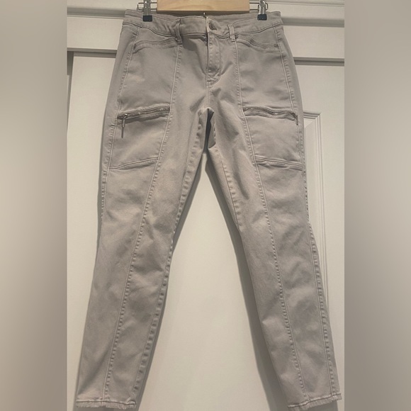 White House Black Market Pants - WHBM The Skinny Ankle mid rise pant lite grey as 8